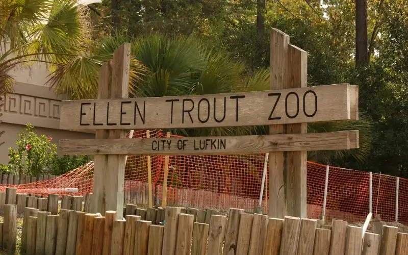Sign for Ellen Trout Zoo entrance